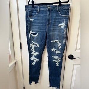 *NWT* American Eagle Outfitters Ripped Dark Blue Jeans